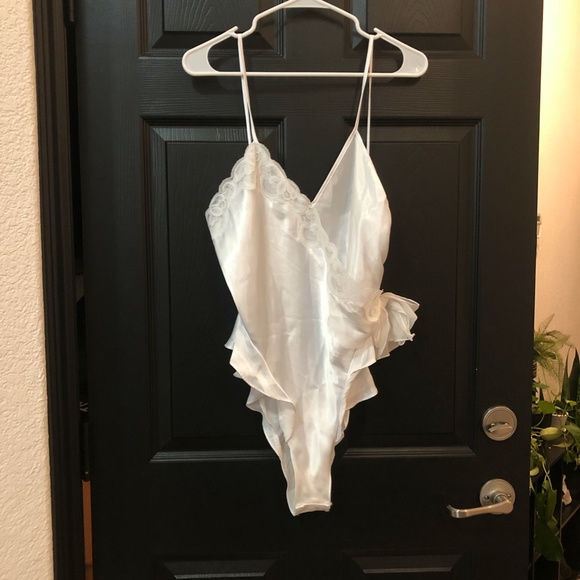 Josie Tops - ✨VINTAGE✨ Silk Bodysuit